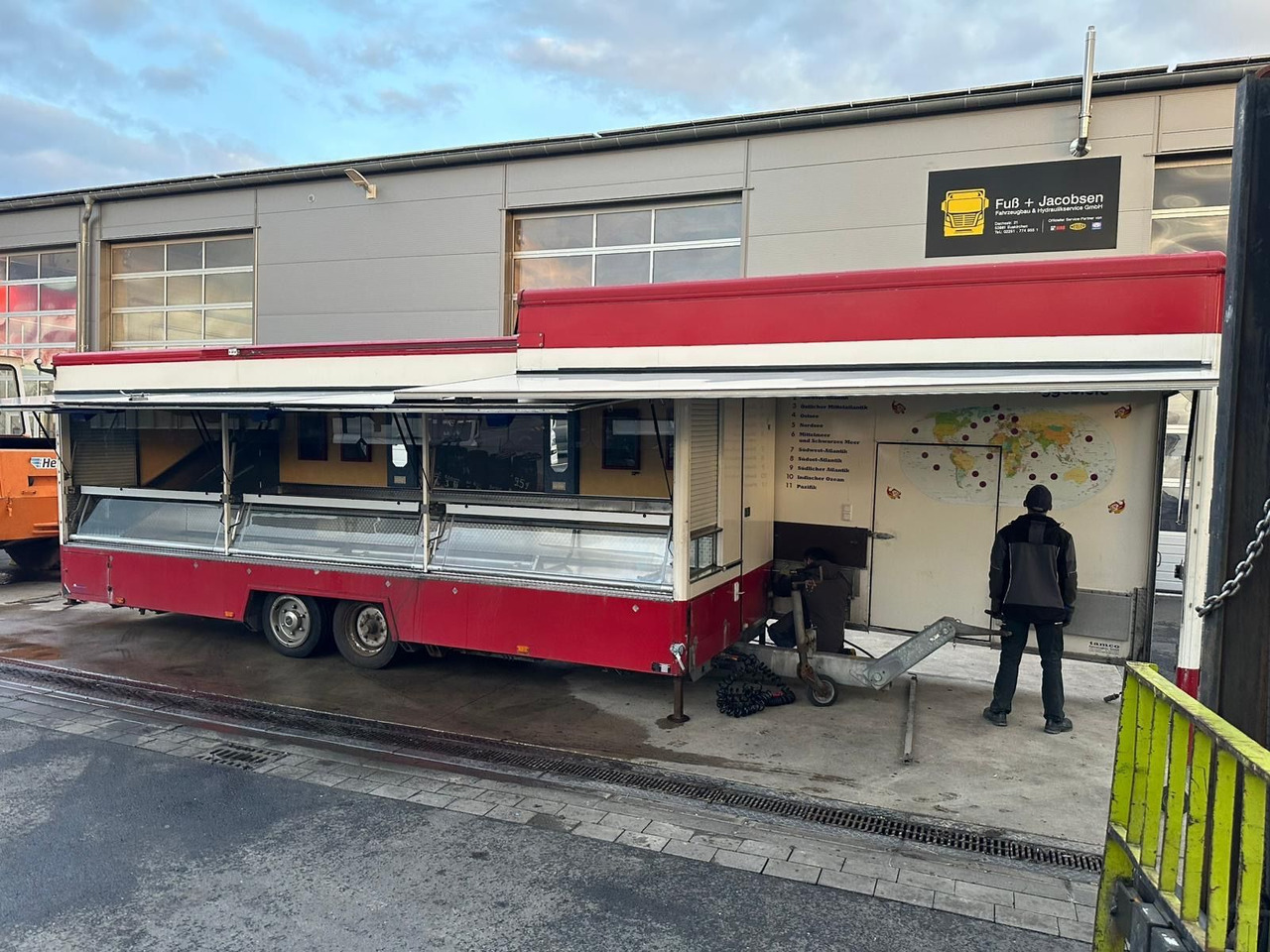 Tamco Merkur 6600D Fisch- Verkaufswagen Tamco Merkur 6600D Fisch- Verkaufswagen - Roulote bar: foto 2 Tamco Merkur 6600D Fisch- Verkaufswagen Tamco Merkur 6600D Fisch- Verkaufswagen - Roulote bar: foto 2