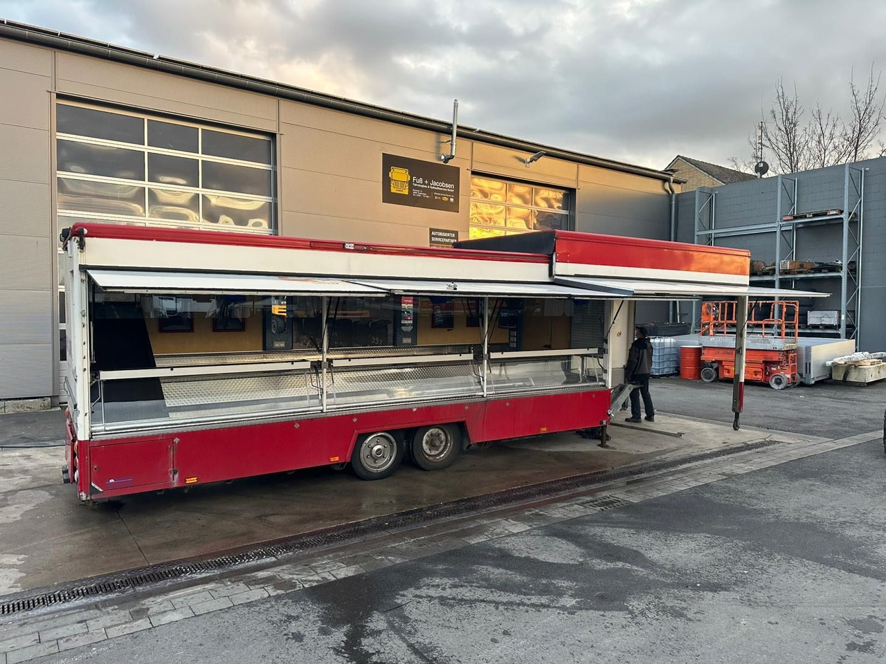 Tamco Merkur 6600D Fisch- Verkaufswagen Tamco Merkur 6600D Fisch- Verkaufswagen - Roulote bar: foto 1 Tamco Merkur 6600D Fisch- Verkaufswagen Tamco Merkur 6600D Fisch- Verkaufswagen - Roulote bar: foto 1