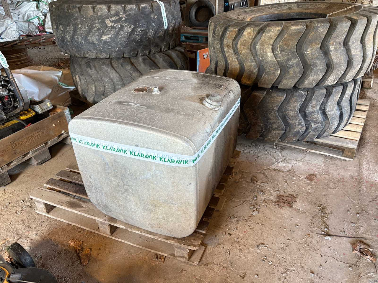 Fuel tank Scania 350L - Tanque de combustível: foto 3 Fuel tank Scania 350L - Tanque de combustível: foto 3