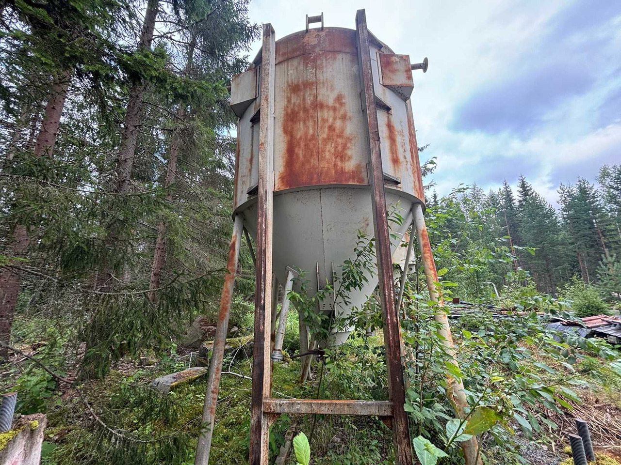 Silo approx. 12m3 - Equipamento para armazenagem: foto 1 Silo approx. 12m3 - Equipamento para armazenagem: foto 1