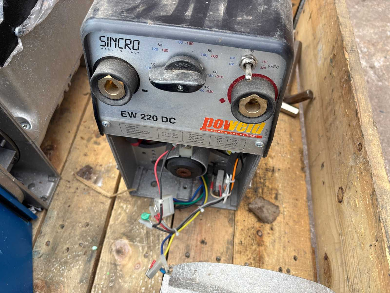 Welding generator Sincro EW 220 DC - Equipamento para soldagem: foto 1 Welding generator Sincro EW 220 DC - Equipamento para soldagem: foto 1