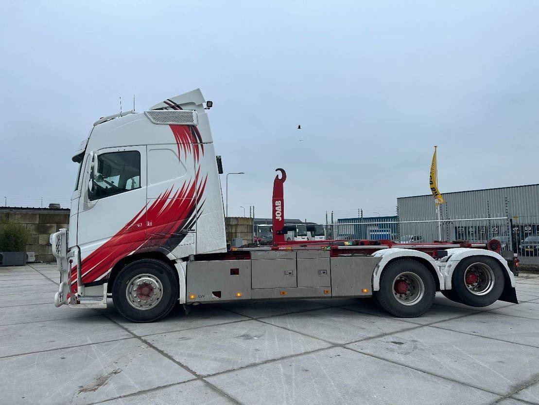 Volvo FH 500 6x2 - Caminhão transportador de contêineres/ Caixa móvel: foto 2 Volvo FH 500 6x2 - Caminhão transportador de contêineres/ Caixa móvel: foto 2