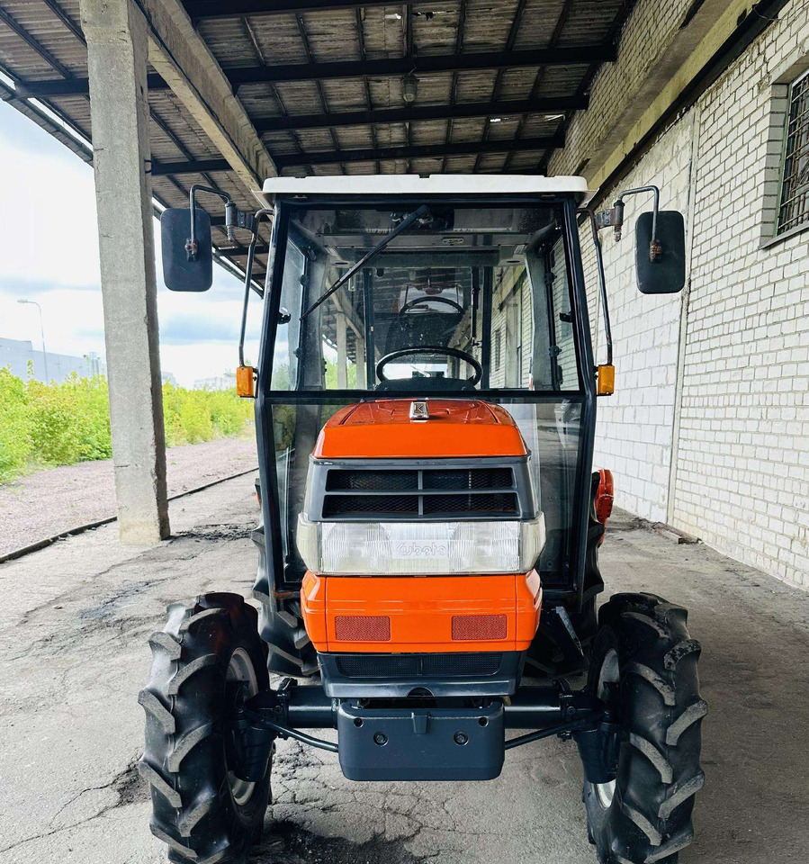 Kubota GL32 - Trator: foto 3 Kubota GL32 - Trator: foto 3