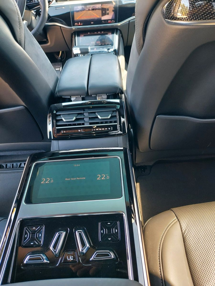 Audi A8 50 TDI quattro S-Line HUD B&O NightVision - Sedã: foto 3 Audi A8 50 TDI quattro S-Line HUD B&O NightVision - Sedã: foto 3