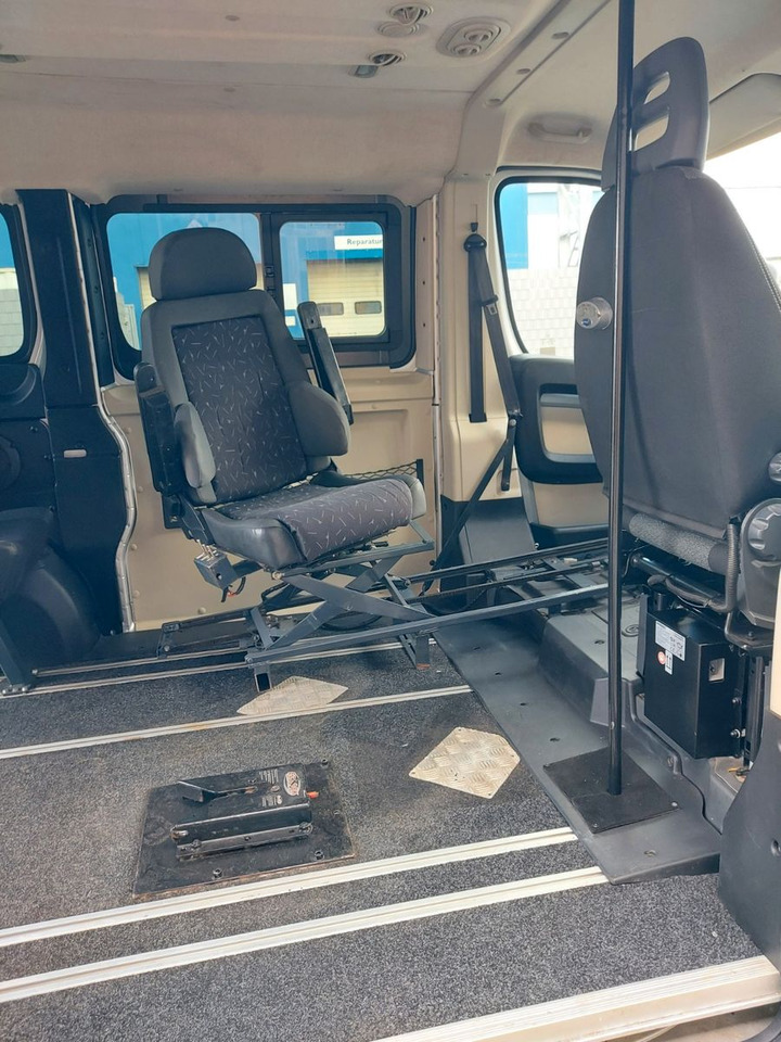 Fiat Ducato Kombi 130 Paravan Space Drive 2 Rollstuhl - Furgão de passageiros: foto 3 Fiat Ducato Kombi 130 Paravan Space Drive 2 Rollstuhl - Furgão de passageiros: foto 3