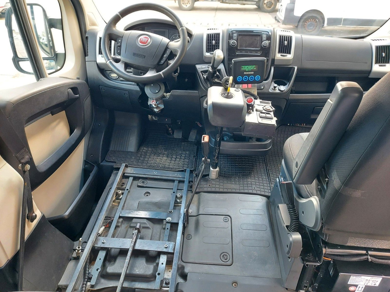 Fiat Ducato Kombi 130 Paravan Space Drive 2 Rollstuhl - Furgão de passageiros: foto 5 Fiat Ducato Kombi 130 Paravan Space Drive 2 Rollstuhl - Furgão de passageiros: foto 5
