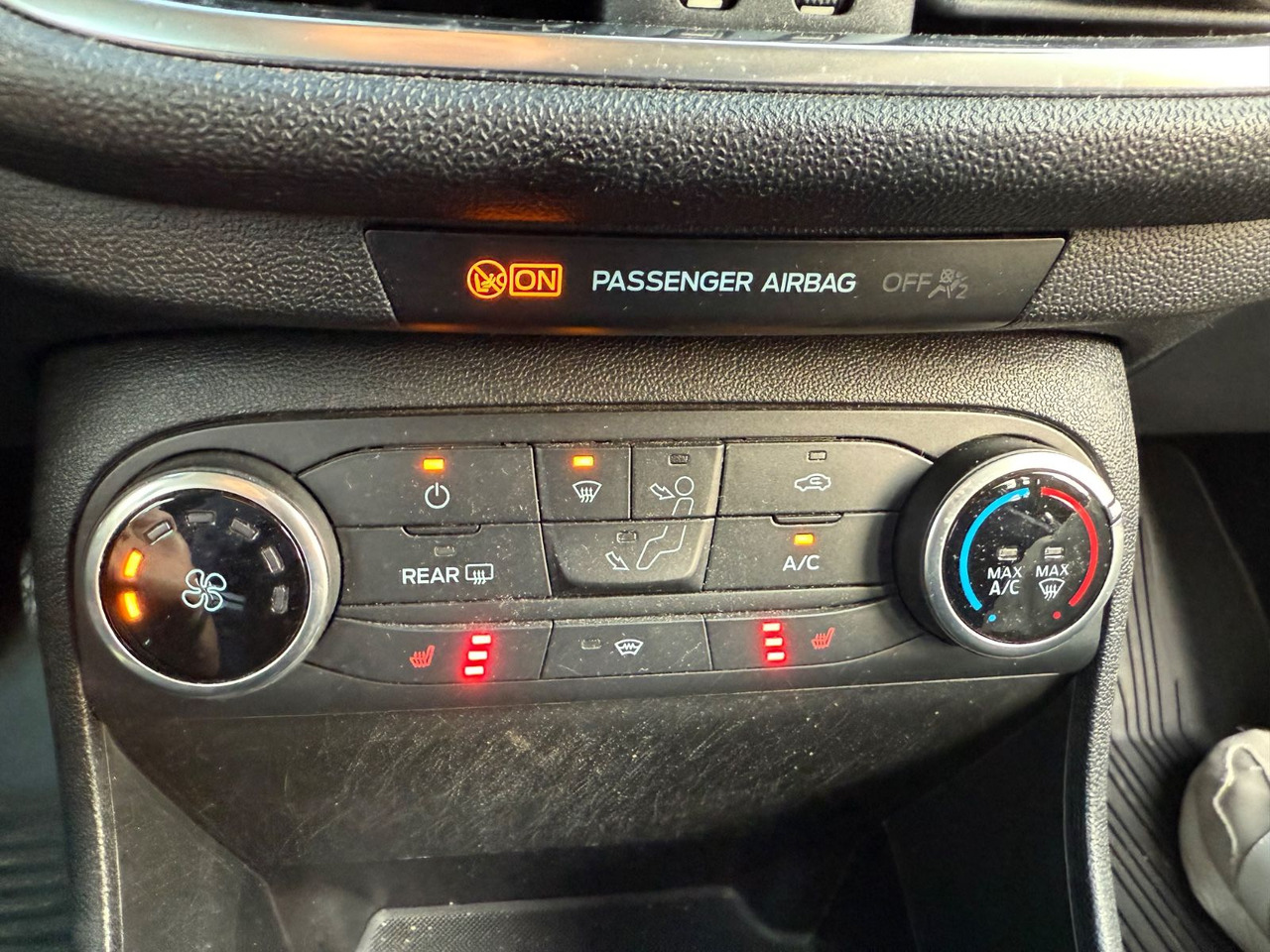 Automóvel Ford Fiesta Trend KLIMAA. TEMPOMAT SHZ SPURWECHSEL: foto 18