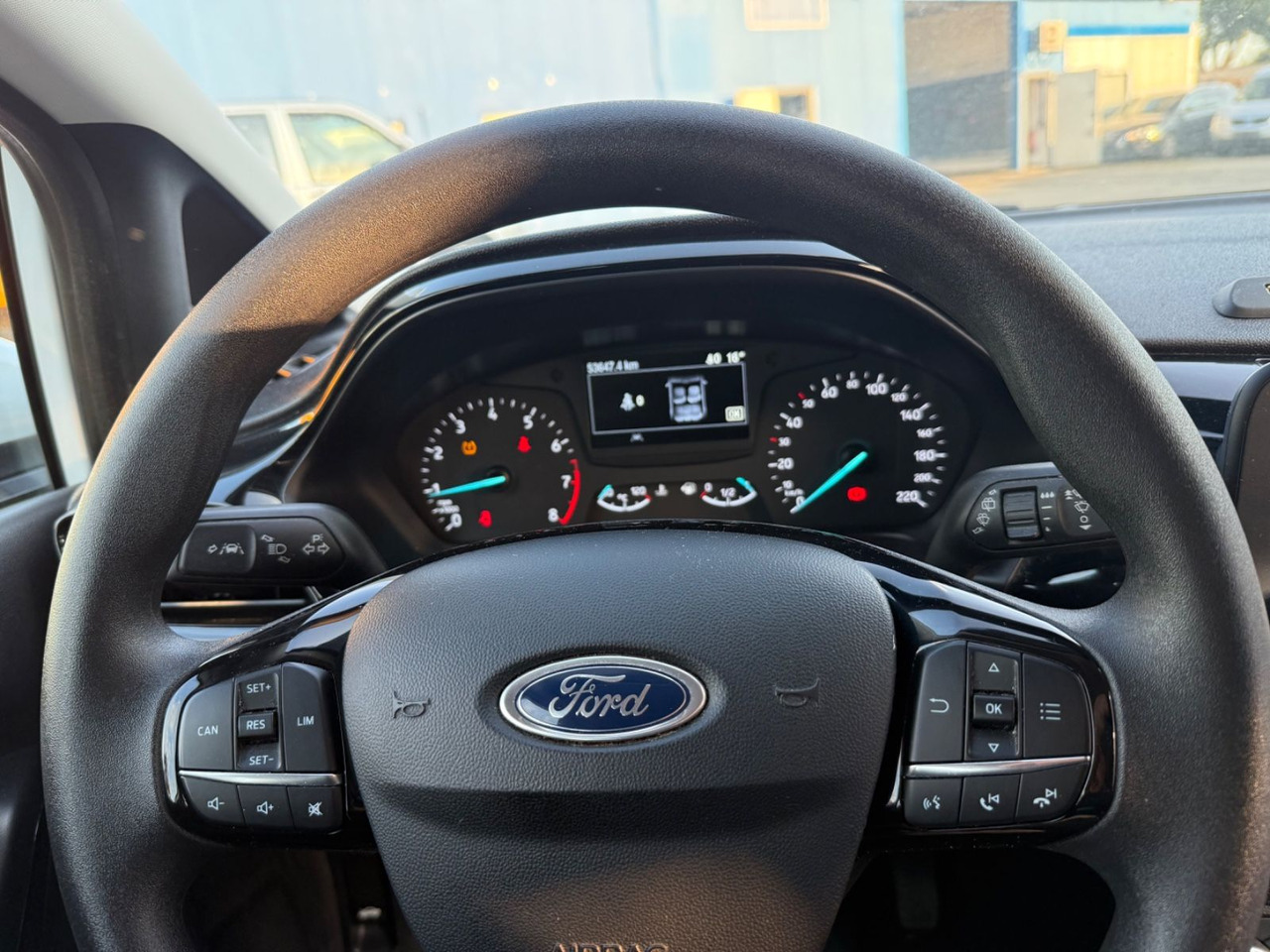 Automóvel Ford Fiesta Trend KLIMAA. TEMPOMAT SHZ SPURWECHSEL: foto 16