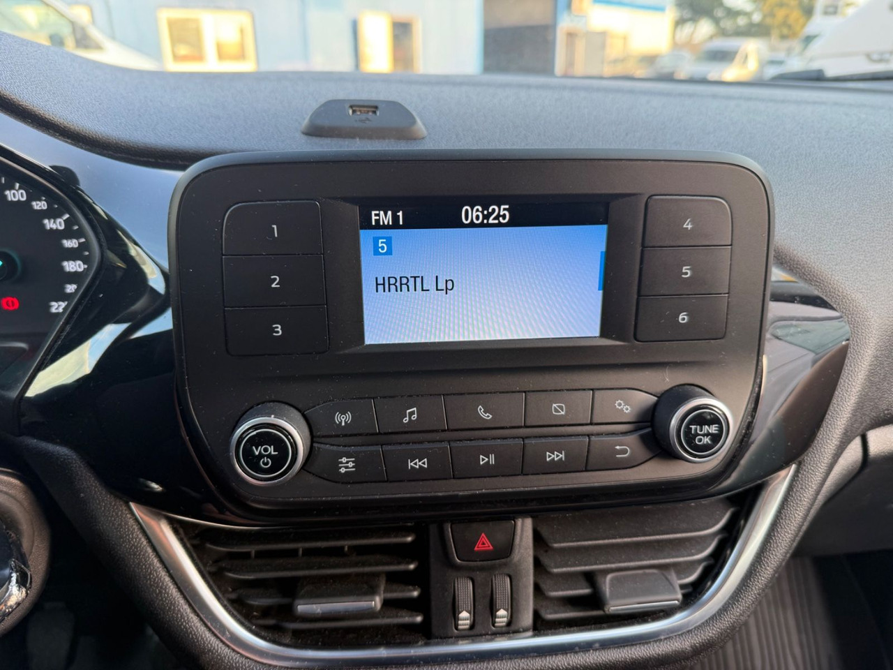 Automóvel Ford Fiesta Trend KLIMAA. TEMPOMAT SHZ SPURWECHSEL: foto 20