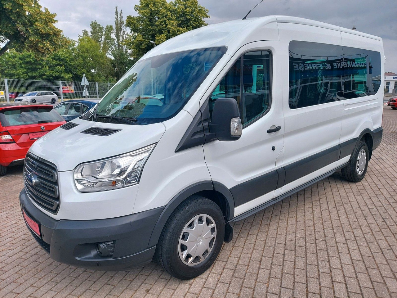 Ford Transit Kombi 350 L3 hoch Trend Rollstuhl Lift - Furgão de passageiros: foto 2 Ford Transit Kombi 350 L3 hoch Trend Rollstuhl Lift - Furgão de passageiros: foto 2