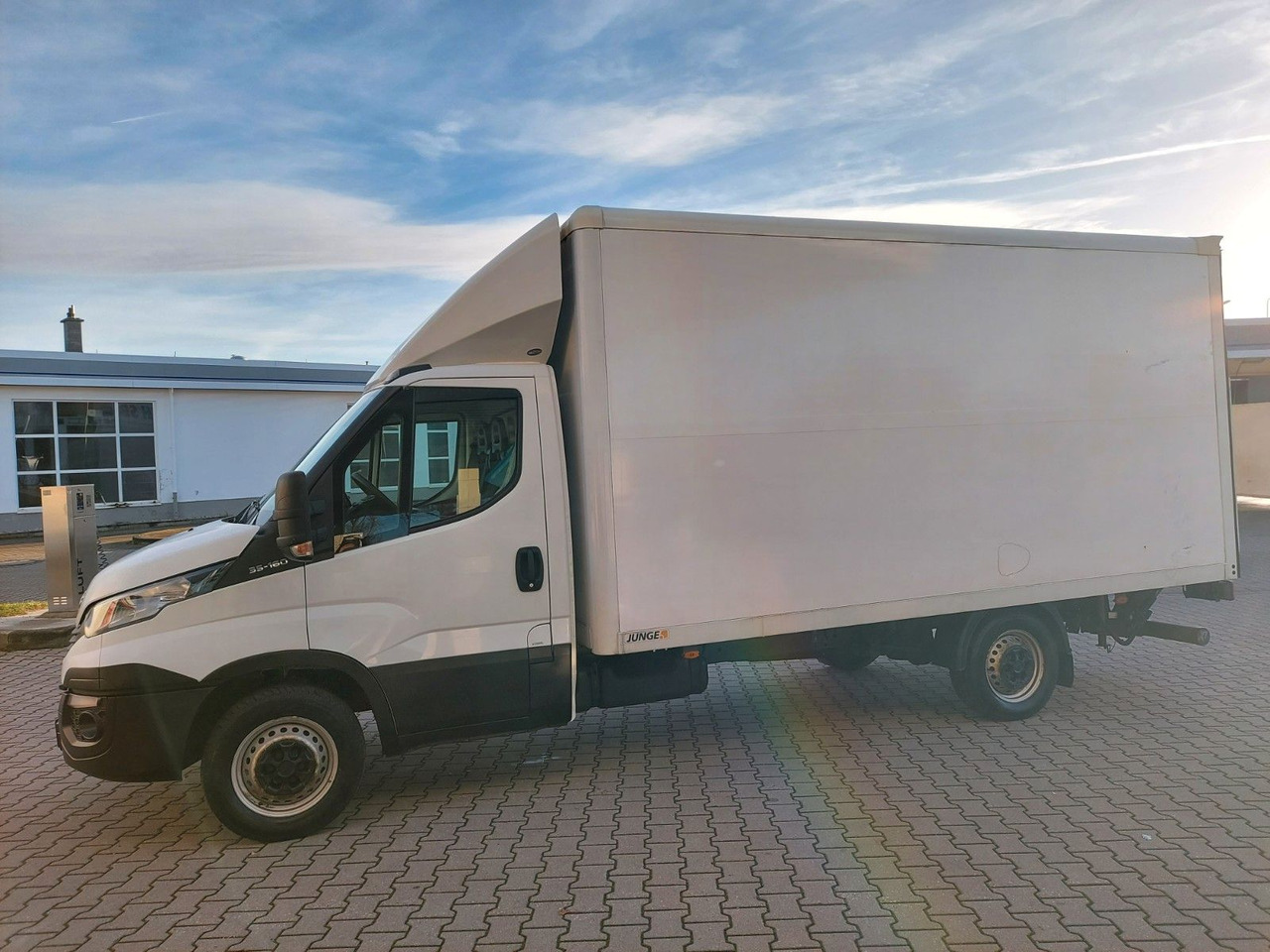 Carrinha de contentor Iveco Daily 35s16 KOFFER LBW KLIMA: foto 7 Carrinha de contentor Iveco Daily 35s16 KOFFER LBW KLIMA: foto 7