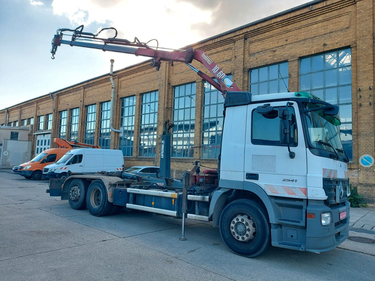 Mercedes-Benz Actros 6-Zyl. 2541 HMF KRAN ABROLLKIPPER - Caminhão polibenne, Caminhão grua: foto 1 Mercedes-Benz Actros 6-Zyl. 2541 HMF KRAN ABROLLKIPPER - Caminhão polibenne, Caminhão grua: foto 1