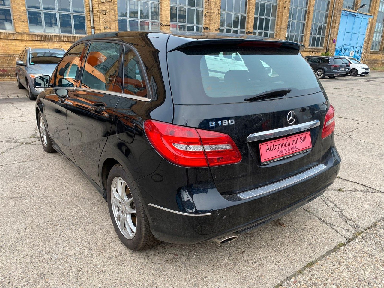 Mercedes-Benz B 180 B -Klasse B 180 Autom. Xenon Navi - Sedã: foto 4 Mercedes-Benz B 180 B -Klasse B 180 Autom. Xenon Navi - Sedã: foto 4