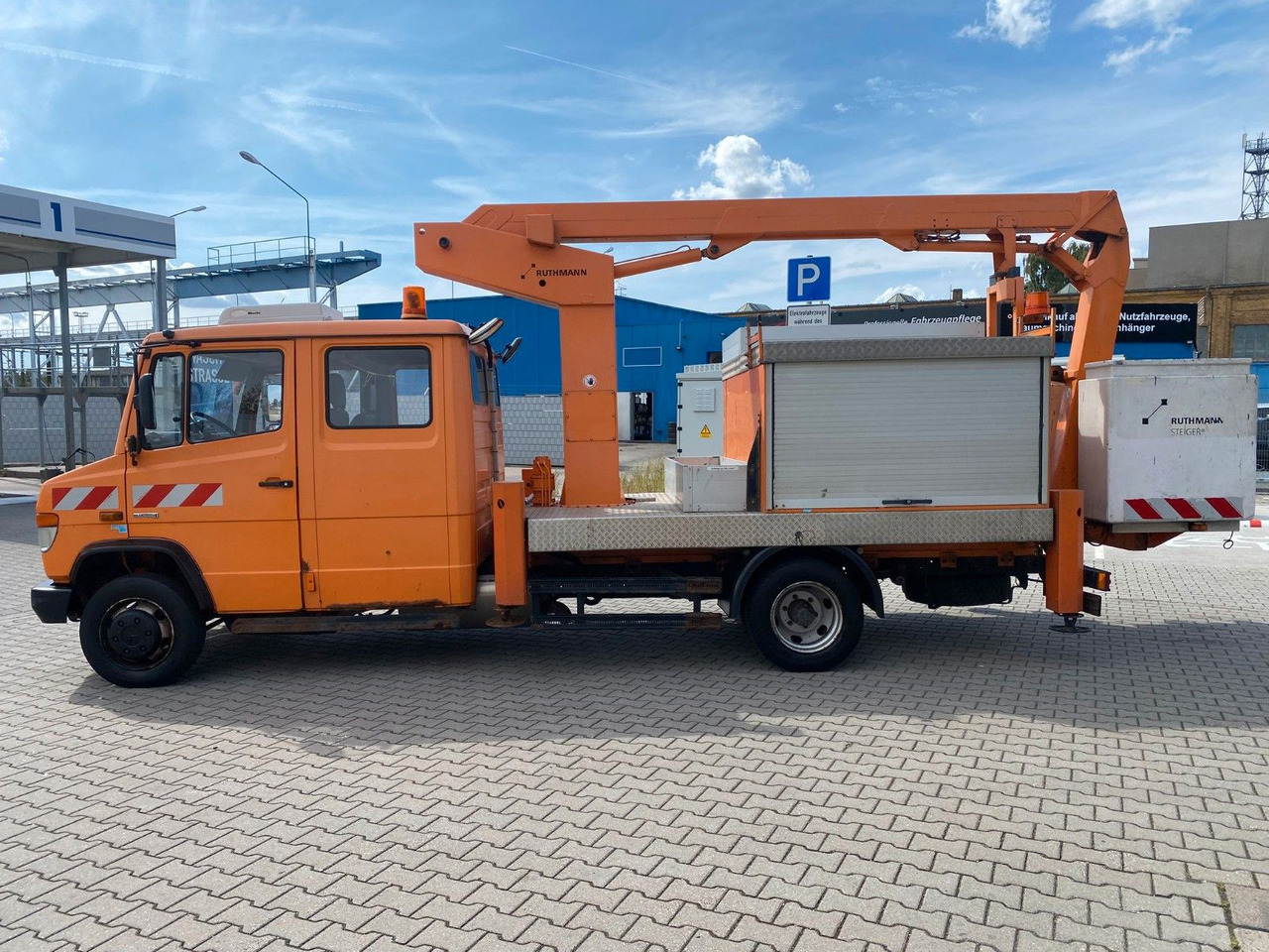 Caminhão com plataforma aérea Mercedes-Benz VARIO 816D 4x4 HUB Steiger Ruthmann K130: foto 9 Caminhão com plataforma aérea Mercedes-Benz VARIO 816D 4x4 HUB Steiger Ruthmann K130: foto 9