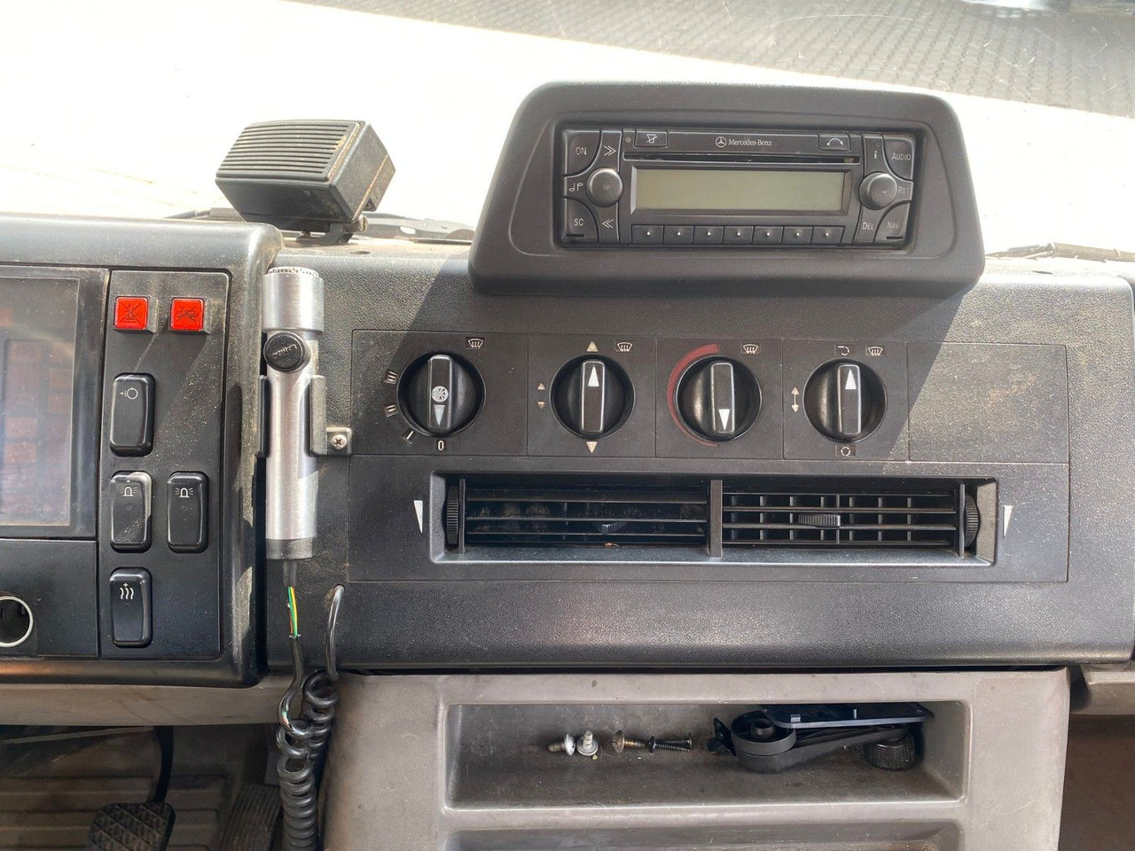 Caminhão com plataforma aérea Mercedes-Benz VARIO 816D 4x4 HUB Steiger Ruthmann K130: foto 15 Caminhão com plataforma aérea Mercedes-Benz VARIO 816D 4x4 HUB Steiger Ruthmann K130: foto 15