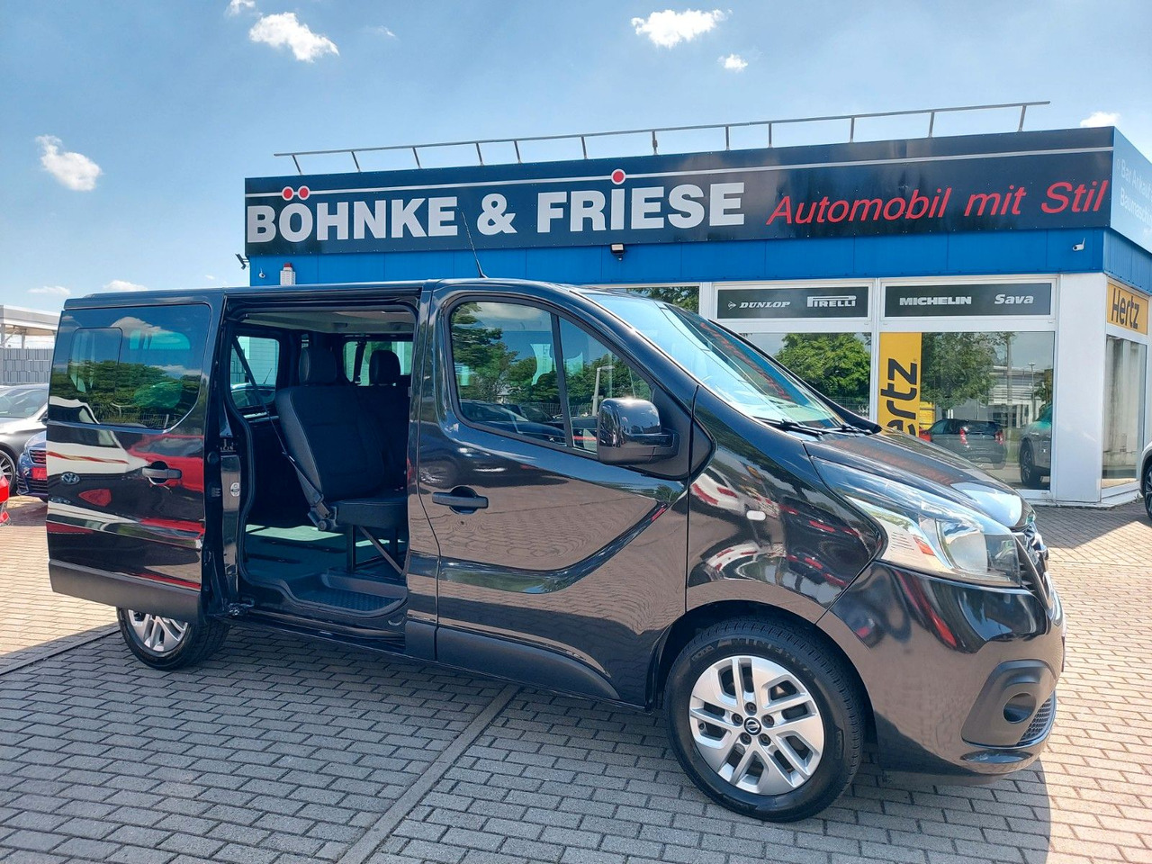 Nissan NV300 Kombi L2 H1 2,7t PREMIUM KLIMA TEMPO PDC - Furgão de passageiros: foto 1 Nissan NV300 Kombi L2 H1 2,7t PREMIUM KLIMA TEMPO PDC - Furgão de passageiros: foto 1