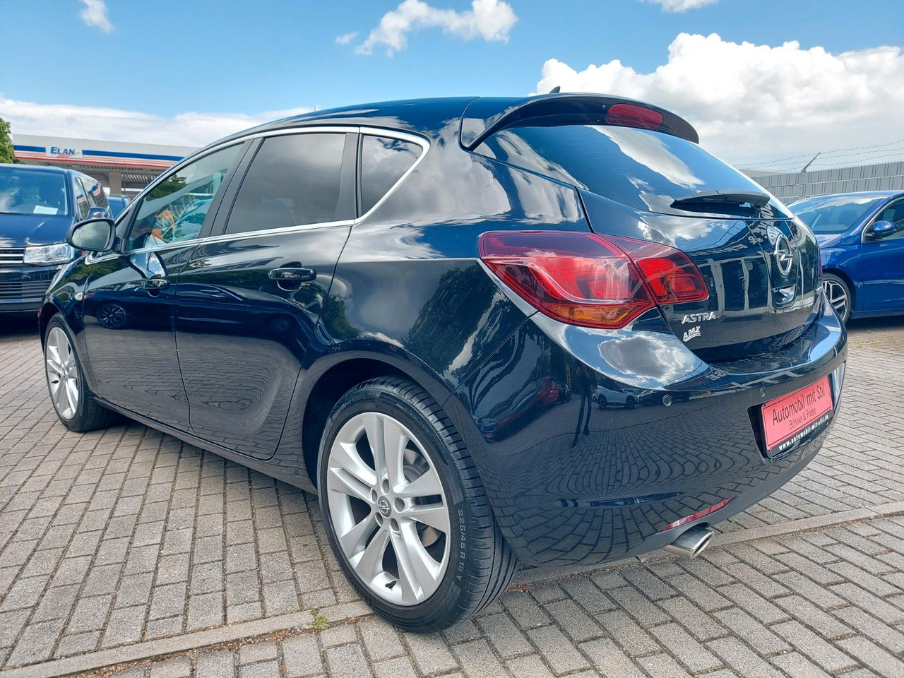 Opel Astra J Lim. 5-trg. Innovation Xenon Navi Sitzhe - Sedã: foto 5 Opel Astra J Lim. 5-trg. Innovation Xenon Navi Sitzhe - Sedã: foto 5