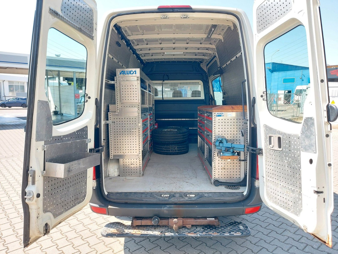 Volkswagen Crafter Kasten 35 mittel L2H2 Hochdach KLIMA AHK - Furgão de passageiros: foto 2 Volkswagen Crafter Kasten 35 mittel L2H2 Hochdach KLIMA AHK - Furgão de passageiros: foto 2