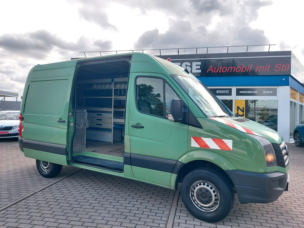 Volkswagen Crafter Kasten 35 mittel L2H2 Hochdach Klima AHK - Furgão: foto 1 Volkswagen Crafter Kasten 35 mittel L2H2 Hochdach Klima AHK - Furgão: foto 1