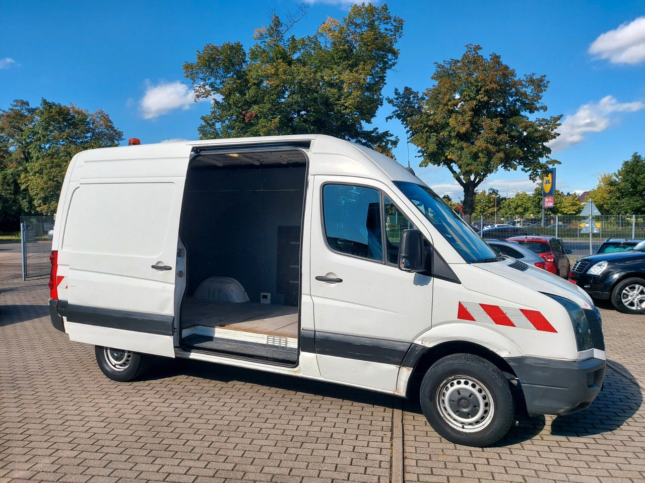 Volkswagen Crafter Kasten 35 mittel L2H2 Hochdach Klima - Furgão: foto 1 Volkswagen Crafter Kasten 35 mittel L2H2 Hochdach Klima - Furgão: foto 1