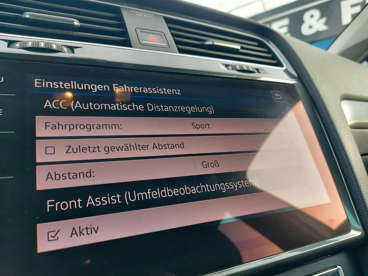 Volkswagen Golf VII Variant DSG Comfort ACC Massage Nav DAB - Carro perua: foto 2 Volkswagen Golf VII Variant DSG Comfort ACC Massage Nav DAB - Carro perua: foto 2