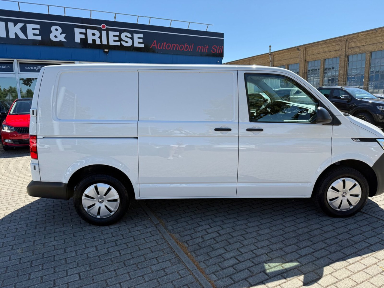 Volkswagen T6 Transporter KAMERA REGAL EINBAUTEN KLIMA - Furgão de passageiros: foto 3 Volkswagen T6 Transporter KAMERA REGAL EINBAUTEN KLIMA - Furgão de passageiros: foto 3