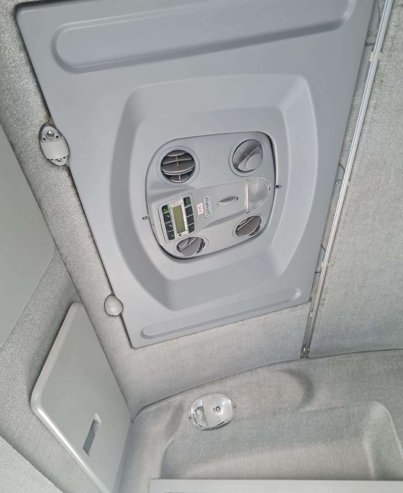 Caminhão com lona Iveco ML75E18: foto 15