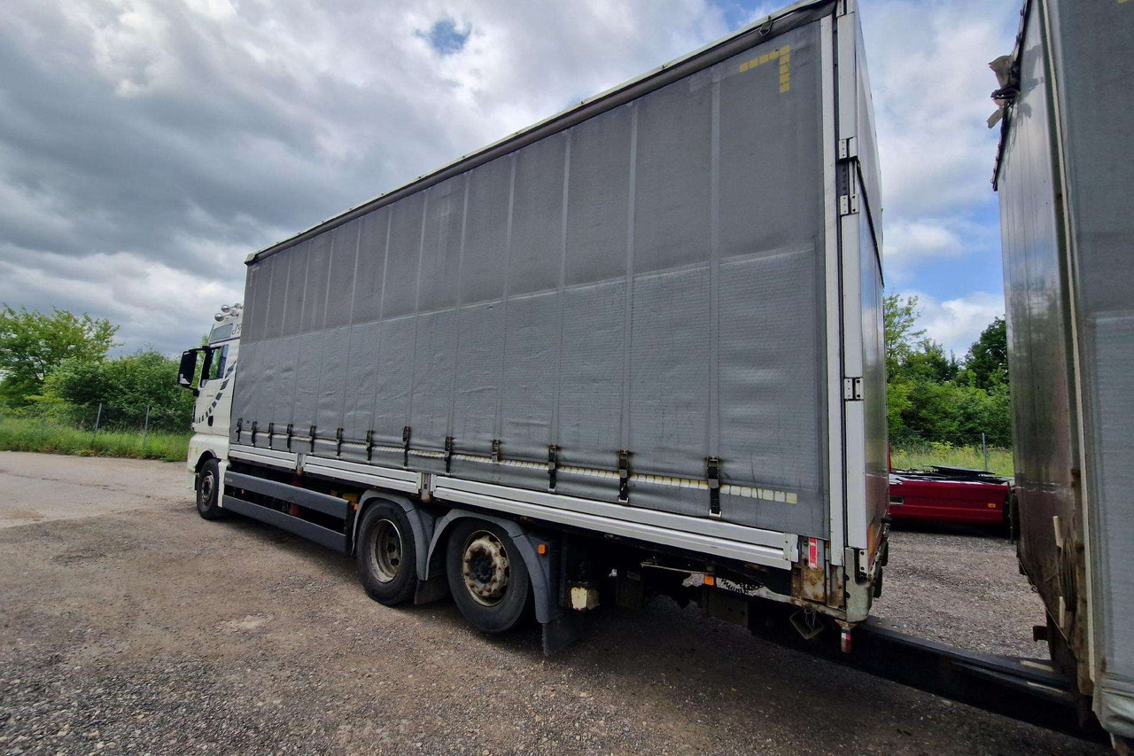 Caminhão com lona MAN TGX 480: foto 16