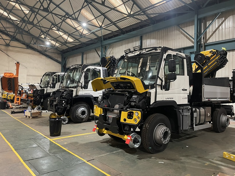 UNIMOG  - Caminhão grua: foto 1 UNIMOG  - Caminhão grua: foto 1