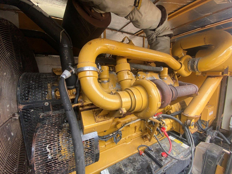 Caterpillar 3412C 900 KVA 900 F - Gerador elétrico: foto 5 Caterpillar 3412C 900 KVA 900 F - Gerador elétrico: foto 5
