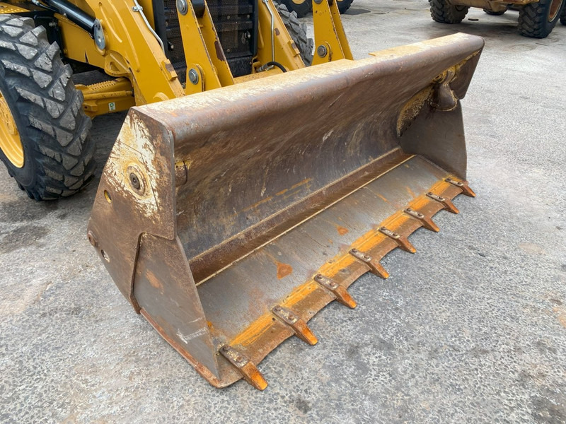 Retroescavadeira Caterpillar 432F2 NVT: foto 19
