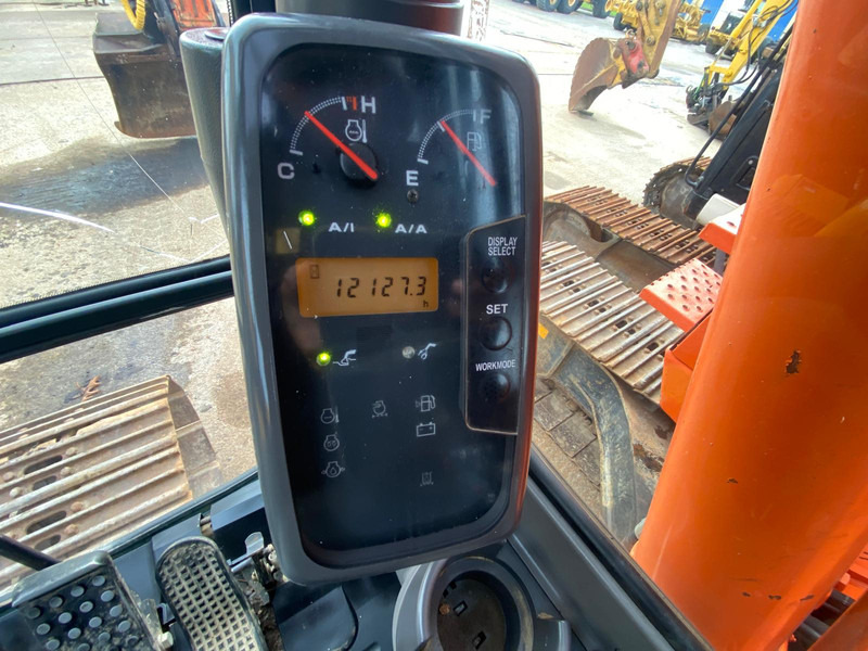Locação de Hitachi ZX 225 USRLC NVT Hitachi ZX 225 USRLC NVT: foto 14