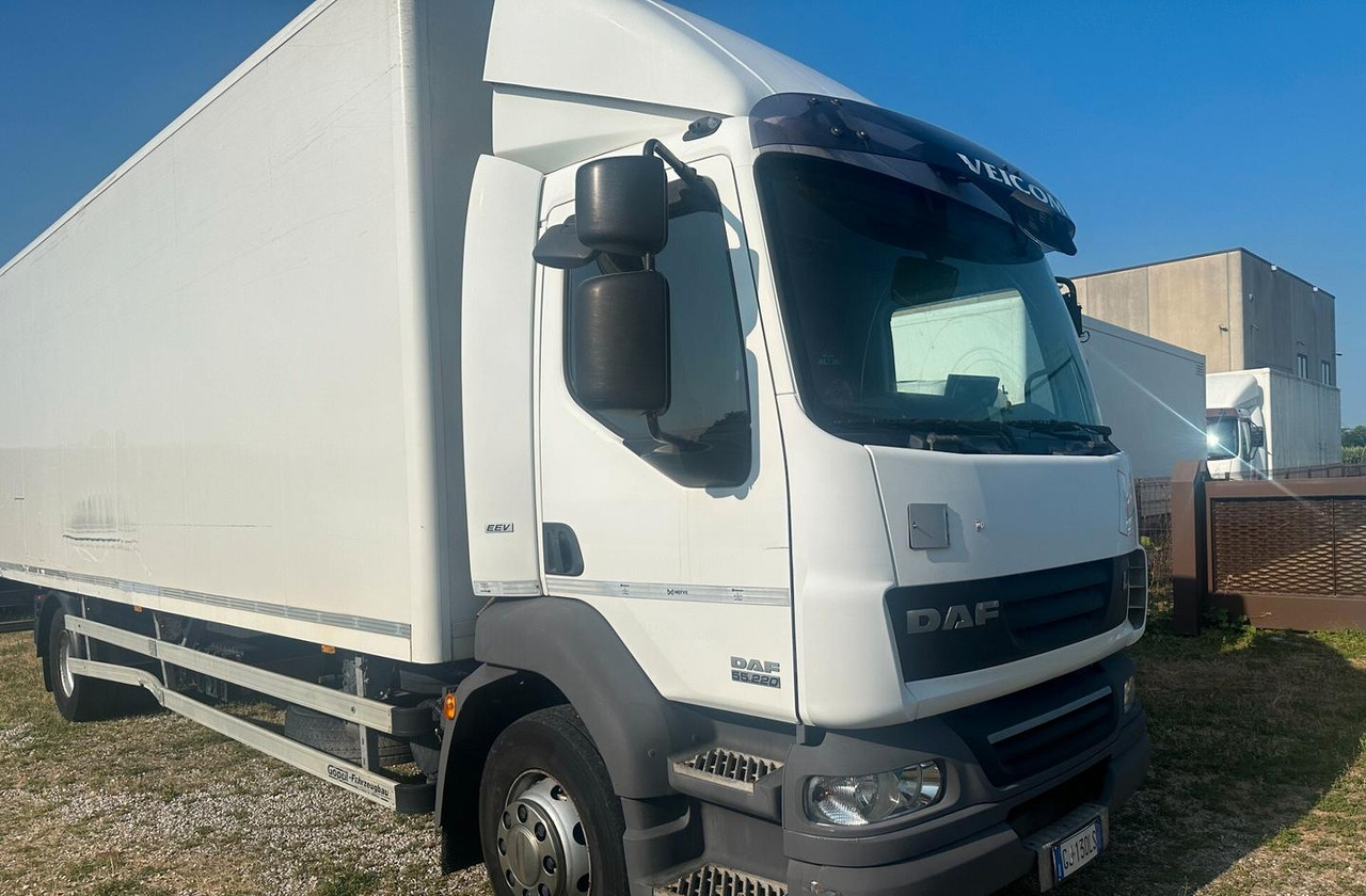 DAF LF 55.220 FURGONE 8 MT. - Caminhão furgão: foto 2 DAF LF 55.220 FURGONE 8 MT. - Caminhão furgão: foto 2
