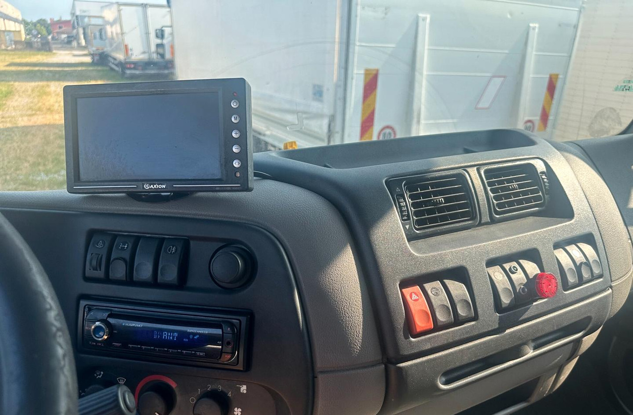 Caminhão furgão DAF LF 55.220 FURGONE 8 MT.: foto 7 Caminhão furgão DAF LF 55.220 FURGONE 8 MT.: foto 7