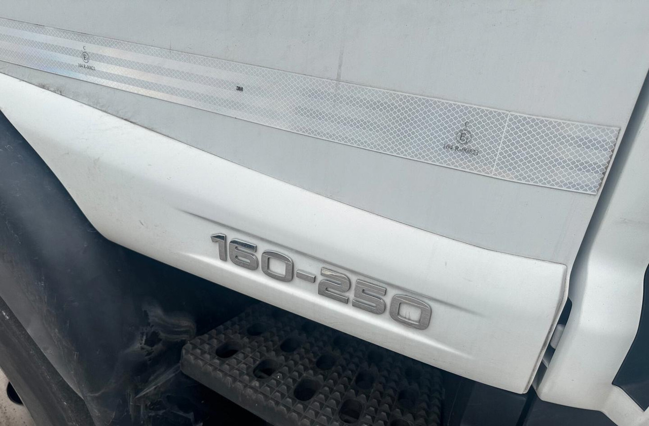 IVECO 160E25 FURGONE ISOTERMICO E GRUPPO FRIGO CON - Caminhão frigorífico: foto 5 IVECO 160E25 FURGONE ISOTERMICO E GRUPPO FRIGO CON - Caminhão frigorífico: foto 5