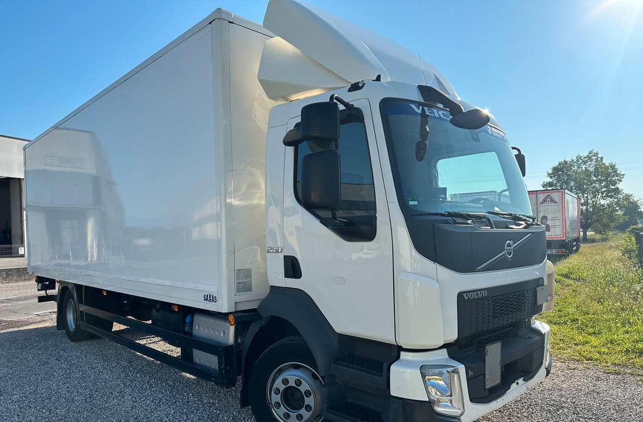 Volvo FL 250 EURO 6 FURGONE E SPONDA - Caminhão furgão: foto 2 Volvo FL 250 EURO 6 FURGONE E SPONDA - Caminhão furgão: foto 2