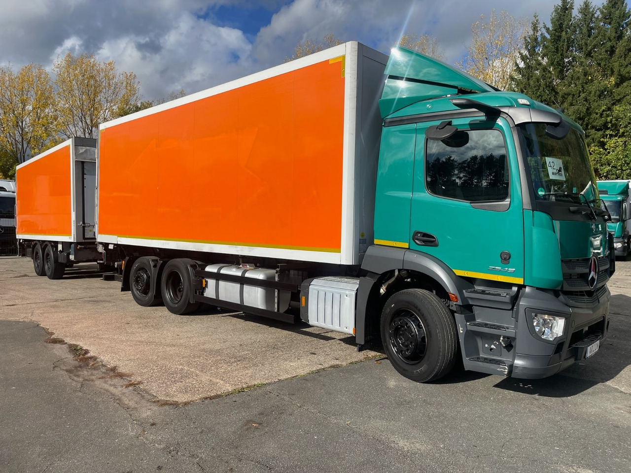 Mercedes-Benz Actros 2543 6x2 Kühlkoffer/CARRIER/NLA/LBW/ACEU6 - Caminhão frigorífico: foto 1 Mercedes-Benz Actros 2543 6x2 Kühlkoffer/CARRIER/NLA/LBW/ACEU6 - Caminhão frigorífico: foto 1