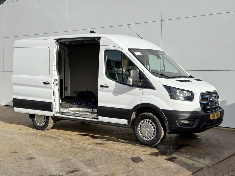 Ford E-Transit 390 75kWh 184PK 390 Elektrisch 75kWh 334km WLTP BEV Snelladen L2H2 Climate Control Tacho Carplay Camera Stoelverwarming Parkeersensoren voor achter Laadkabel - Furgão, Carrinha elétrica: foto 5 Ford E-Transit 390 75kWh 184PK 390 Elektrisch 75kWh 334km WLTP BEV Snelladen L2H2 Climate Control Tacho Carplay Camera Stoelverwarming Parkeersensoren voor achter Laadkabel - Furgão, Carrinha elétrica: foto 5