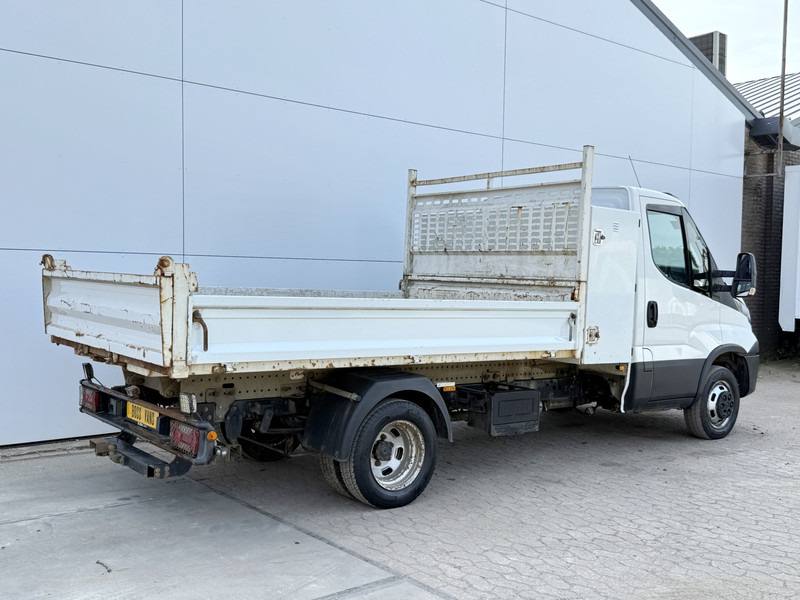 Iveco Daily 35C18 3.0 3.0 Automaat Kipper Dubbellucht 3.5t Trekhaak Airco Cruise Control - Furgão basculante: foto 4 Iveco Daily 35C18 3.0 3.0 Automaat Kipper Dubbellucht 3.5t Trekhaak Airco Cruise Control - Furgão basculante: foto 4