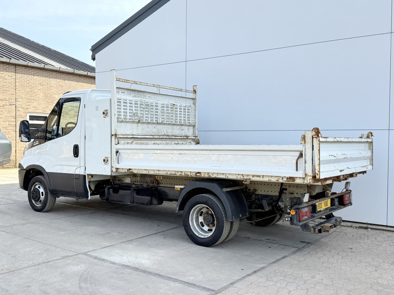 Iveco Daily 35C18 3.0 3.0 Automaat Kipper Dubbellucht 3.5t Trekhaak Airco Cruise Control - Furgão basculante: foto 3 Iveco Daily 35C18 3.0 3.0 Automaat Kipper Dubbellucht 3.5t Trekhaak Airco Cruise Control - Furgão basculante: foto 3