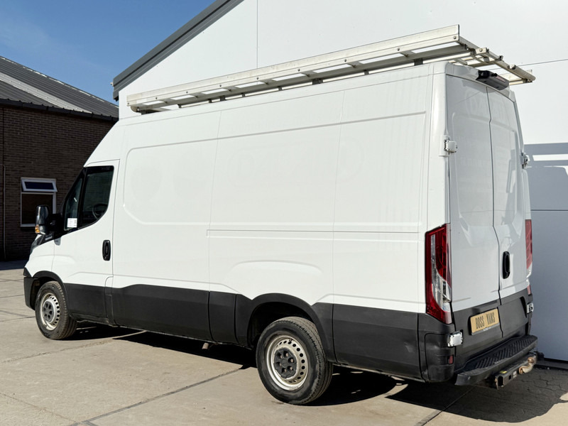 Iveco Daily 35S13 ***Marge/Margin***Automaat L2H2 Climate Control Cruise Control Trekhaak Navigatie Imperiaal - Furgão: foto 2 Iveco Daily 35S13 ***Marge/Margin***Automaat L2H2 Climate Control Cruise Control Trekhaak Navigatie Imperiaal - Furgão: foto 2