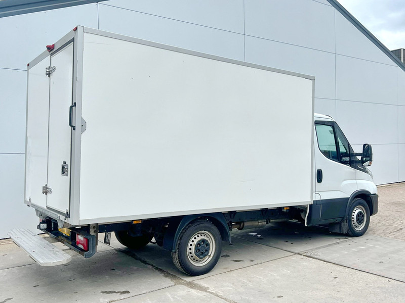 Iveco Daily 35S14 2.3 Automaat Koel/vrieswagen Kühlkoffer Carrier-20°C Climate Control Cruise Control Camera - Carrinha frigorífica: foto 3 Iveco Daily 35S14 2.3 Automaat Koel/vrieswagen Kühlkoffer Carrier-20°C Climate Control Cruise Control Camera - Carrinha frigorífica: foto 3