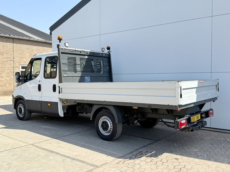 Iveco Daily 35S16 2.3 Automaat Dubbele Cabine Open laadbak Pritsche Pick up Trekhaak 3.5t Climate Control 7 Zitplaatsen Standkachel - Furgão caixa aberta, Carrinha cabine dupla: foto 2 Iveco Daily 35S16 2.3 Automaat Dubbele Cabine Open laadbak Pritsche Pick up Trekhaak 3.5t Climate Control 7 Zitplaatsen Standkachel - Furgão caixa aberta, Carrinha cabine dupla: foto 2