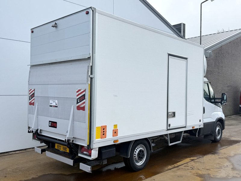 Iveco Daily 35S16 2.3 Automaat Laadklep LED Climate Control Cruise Control Standkachel Camera Navigatie Koffer Bakwagen Meubelbak - Carrinha de contentor: foto 3 Iveco Daily 35S16 2.3 Automaat Laadklep LED Climate Control Cruise Control Standkachel Camera Navigatie Koffer Bakwagen Meubelbak - Carrinha de contentor: foto 3