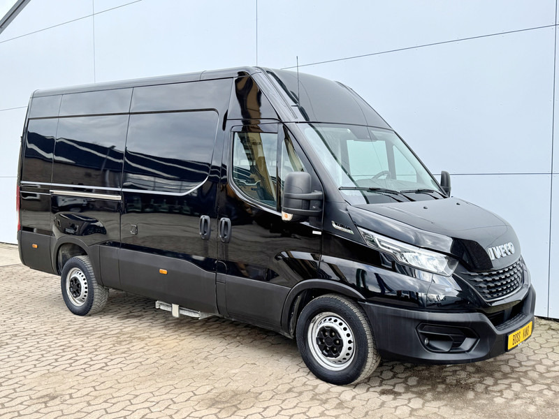 Iveco Daily 35S16 Automaat L2H2 Adaptive Cruise Control Airco 3,5t Trekhaak Navigatie - Furgão: foto 4 Iveco Daily 35S16 Automaat L2H2 Adaptive Cruise Control Airco 3,5t Trekhaak Navigatie - Furgão: foto 4