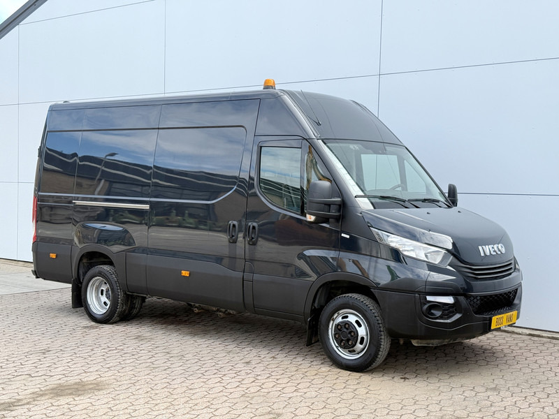 Iveco Daily 50C18 3.0 3.0 Automaat Luchtvering Dubbellucht L2H2 Climate Control Cruise Control Trekhaak Camera - Furgão: foto 4 Iveco Daily 50C18 3.0 3.0 Automaat Luchtvering Dubbellucht L2H2 Climate Control Cruise Control Trekhaak Camera - Furgão: foto 4