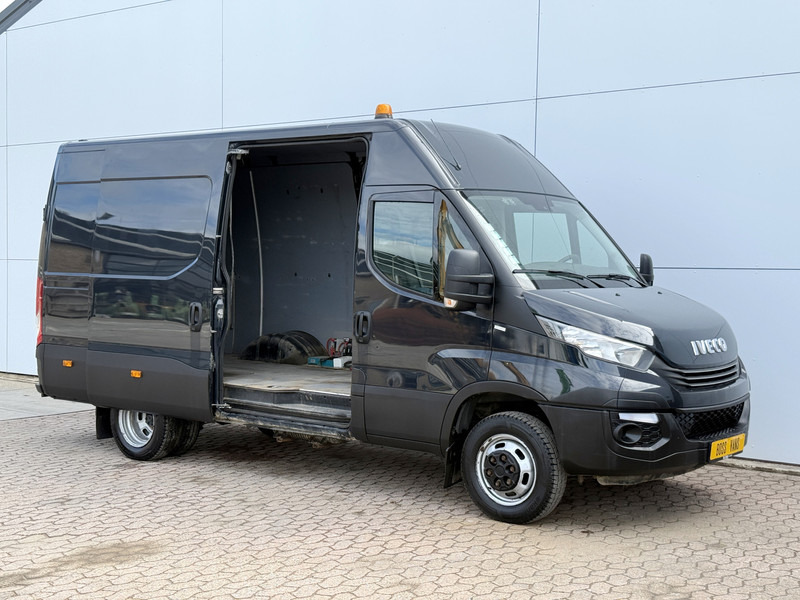 Iveco Daily 50C18 3.0 3.0 Automaat Luchtvering Dubbellucht L2H2 Climate Control Cruise Control Trekhaak Camera - Furgão: foto 5 Iveco Daily 50C18 3.0 3.0 Automaat Luchtvering Dubbellucht L2H2 Climate Control Cruise Control Trekhaak Camera - Furgão: foto 5