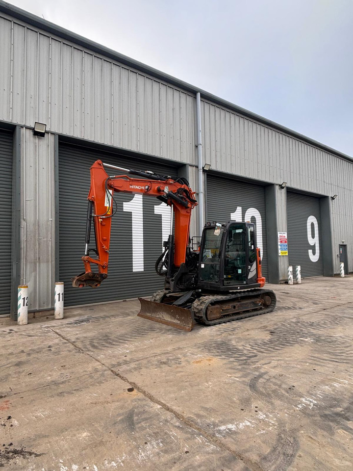 Hitachi ZX85USBR-6 2PB - Mini escavadeira: foto 1 Hitachi ZX85USBR-6 2PB - Mini escavadeira: foto 1