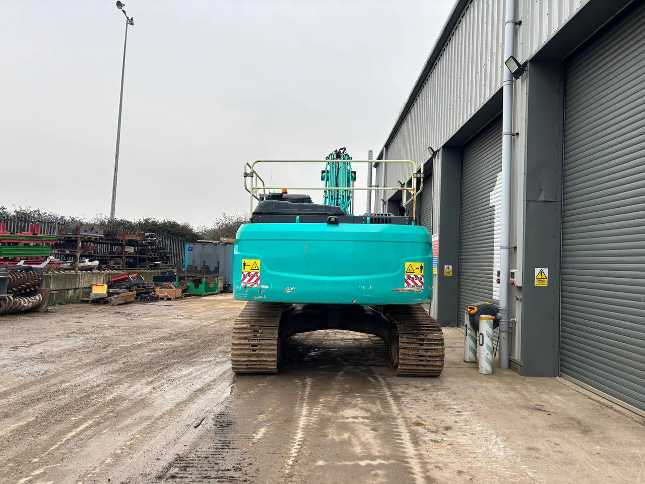 Kobelco SK300LC-10E - Escavadora de rastos: foto 4 Kobelco SK300LC-10E - Escavadora de rastos: foto 4