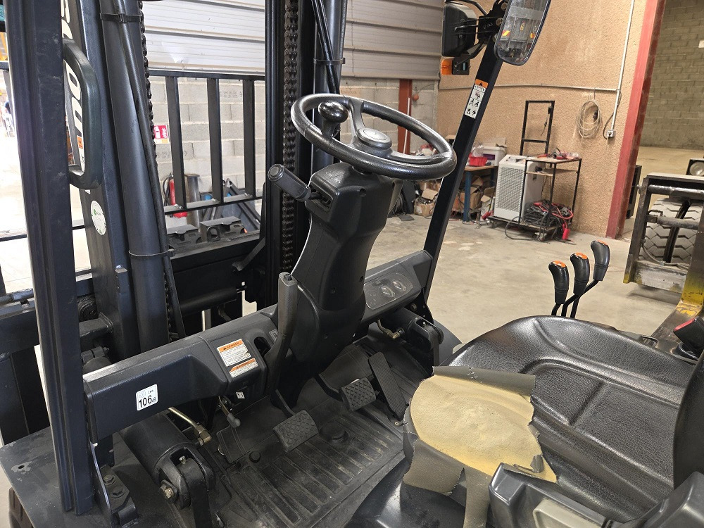 DOOSAN G55C-5 - Empilhadeira a gás: foto 3 DOOSAN G55C-5 - Empilhadeira a gás: foto 3